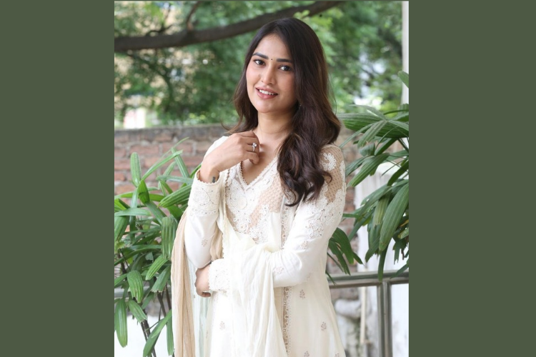 ‘తత్వం’లో నటించడం లక్కీగా ఫీలవుతున్నాను: హీరోయిన్ దష్విక